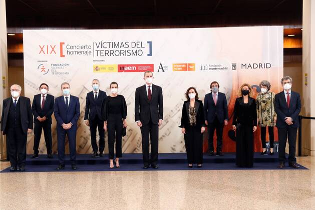 Spain s King Felipe VI (C-R) and Queen Letizia (C-L) pose for the media prior the 19th In Mermoriam Concert organized by The Foundation of Victims of Terrorism in memory of the victims of 4March Madrid bombing at National Auditory in Madrid, Spain, 10 March 2021. Spain s Royal Couple chair the 19th In Mermoriam Concert !ACHTUNG: NUR REDAKTIONELLE NUTZUNG! Copyright: xMariscalx GRAF2494 20210310-637510020053785540