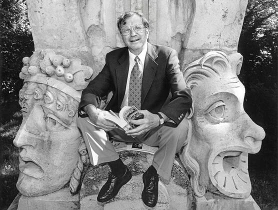 Noah Gordon, writer, Munich, 1988 DEU, Germany, Munich, 1988, Noah Gordon, 1926 2021, US American writer, bestseller The Medicus, with the German edition published by Droemer Knaur, book, author, bestselling author, portrait, personality, history, culture, 1980s, 80s, Eighties, historical,