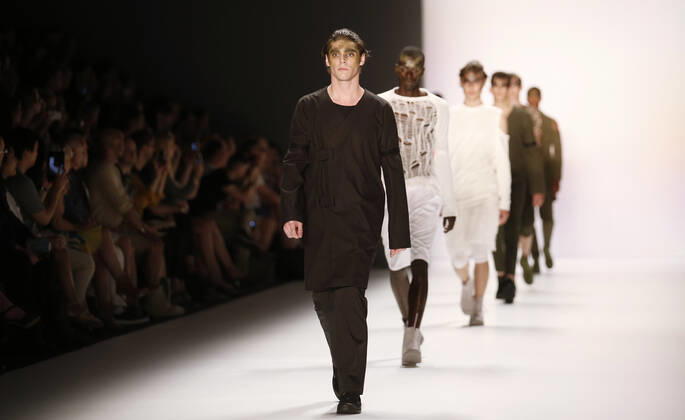 Roy Frank RJ Middle Breaking Bathroom , Models SOPOPULAR Show at Frame the Mercedes Benz Fashion Week Berlin on 7 July 2015 at Mercedes Benz Tent on Brandenburg Gate in Berlin Copyright: x