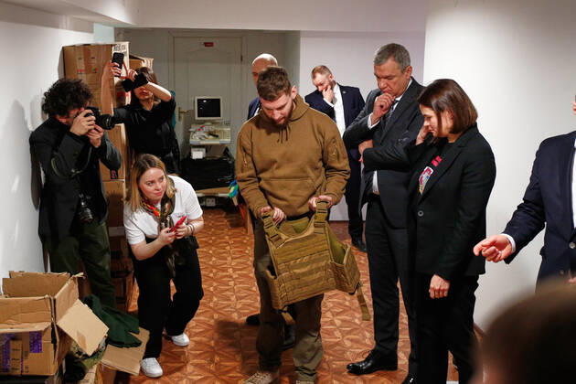 Belarusian Opposition Leader Sviatlana Tsikhanouskaya Visit To Warsaw Belarusian opposition leader Sviatlana Tsikhanouskaya is shown equipment for foreign fighters at the Belarusian House in Warsaw, Poland on 24 March, 2022. Warsaw Poland  Copyright: xSTRx originalFilename: arriens-visitbyb220324_npPyE