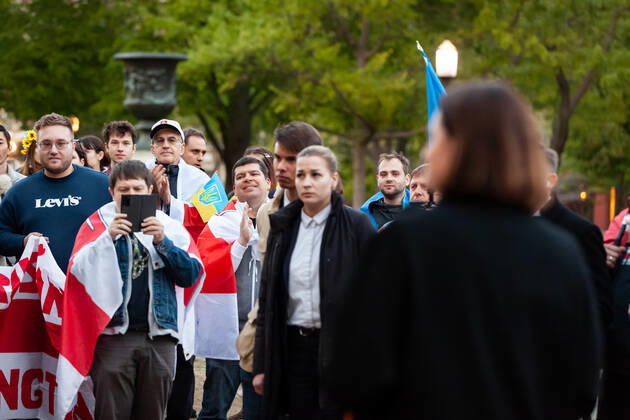 Belarusian opposition leader Sviatlana Tsikhanouskaya attends Ukraine protest Protesters listen to Belarusian opposition leader Sviatlana Tsikhanouskaya speak at a rally at the White House against Russia s war in Ukraine. The Belarusian community in the Washington, DC metro area joined US Ukrainian Activists daily protest at the White House to show their support. Both countries currently suffer at the hands of Russian President Vladimir Putin: Ukraine is under attack, and Belarus is led by Putin puppet Alexander Lukashenko. Washington DC United States  Copyright: xAllisonxBaileyx originalFilename: bailey-belarusi220428_npBt1