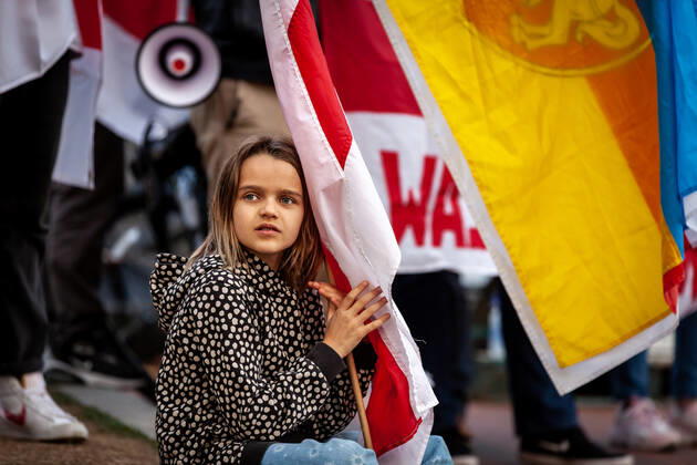 Belarusian opposition leader Sviatlana Tsikhanouskaya attends Ukraine protest A young girl holds a Belarusian flag during a rally at the White House against Russia s war in Ukraine. The Belarusian community in the Washington, DC metro area joined US Ukrainian Activists daily protest at the White House to show their support. Both countries currently suffer at the hands of Russian President Vladimir Putin: Ukraine is under attack, and Belarus is led by Putin puppet Alexander Lukashenko. Washington DC United States  Copyright: xAllisonxBaileyx originalFilename: bailey-belarusi220428_np7Yv