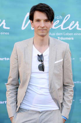 Sabin Tambrea at the premiere of the feature film Heinrich Vogeler From the Life of a Dreamer at the Theater am Goetheplatz Bremen, 12 05 2022 Foto:xC.xTamckex xFuturexImage