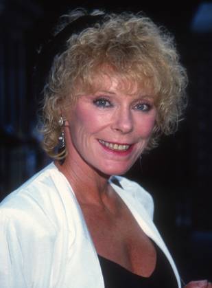 Elke Sommer 1991. Photo by Adam Scull PHOTOlink Courtesy Everett Collection (Elke Sommer3390)ASCA038 F4046 PUBLICATIONXNOTxINxCANxCHNxFRAxITAxJPNxNORxPOLxRUSxESPxUKxUSA Copyright: xx ASCA038 F4046