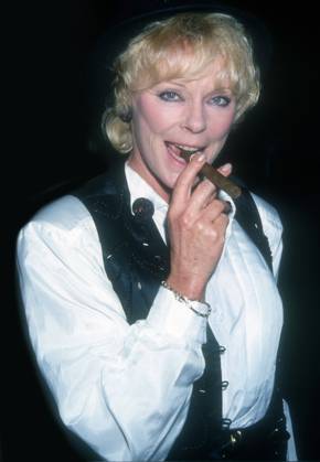 Elke Sommer, 1994, Photo By Michael Ferguson PHOTOlink Courtesy Everett Collection (Elke Sommer1932)ASCA032 F4749 PUBLICATIONXNOTxINxCANxCHNxFRAxITAxJPNxNORxPOLxRUSxESPxUKxUSA Copyright: xx ASCA032 F4749