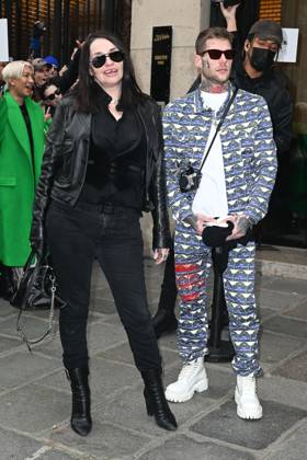 PFW Jean Paul Gaultier Outside Arrivals Beatrice Dalle arriving at the Jean Paul Gaultier show during Paris Fashion Week Haute Couture in Paris, France on January 26, 2022. Photo by Julien Reynaud APS-Medias ABACAPRESS.COM Paris France Copyright: xReynaudxJulien APS-Medias ABACAx 796214_005 ReynaudxJulien APS-Medias ABACAx 796214_005