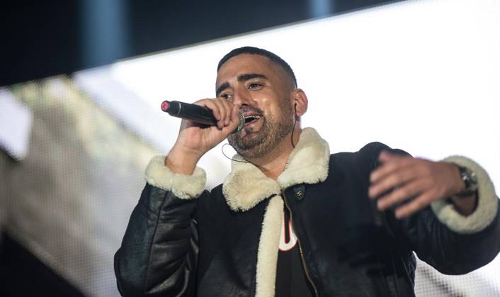 <p>Rapper Haftbefehl tritt am 17. Dezember 2015 beim Red Bull Sound Bash in der Grugahalle in Essen auf. Deutschland Nordrhein Westfalen Essen Copyright: SebastianxKonopka
