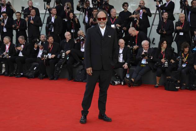 Luca Guadagnino at the premiere of the feature film L ordine del tempo The Order of Time at the Biennale di Venezia 2023 80 Venice International Film Festival at Palazzo del Cinema Venice, 30 08 2023. Foto:xA.xM.xTinghinox xFuturexImagex venice_opening_3973