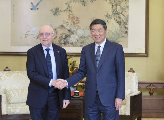 (231019) -- BEIJING, Oct. 19, 2023 -- Chinese Vice Premier He Lifeng, also a member of the Political Bureau of the Communist Party of China Central Committee, meets with President of the International Civil Aviation Organization (ICAO) Council Salvatore Sciacchitano, who attended the third Belt and Road Forum for International Cooperation, in Beijing, capital of China, Oct. 19, 2023. ) CHINA-BEIJING-HE LIFENG-ICAO COUNCIL-PRESIDENT-MEETING (CN) DingxLin