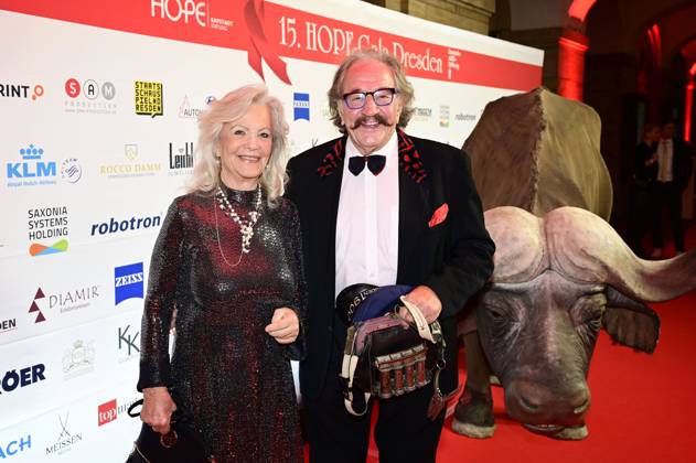 Dorit Gäbler with husband Karl Heinz Bellmann at the 15 Hope Gala 2023 at the Schauspielhaus Dresden, 28 10 2023 Foto:xM.xWehnertx xFuturexImagex hope_3210