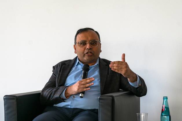 FRANKFURT AM MAIN, Germany - October 18 2023: Nihar Malaviya auf der 75. Frankfurter Buchmesse FRANKFURT AM MAIN, Germany - October 18 2023: Nihar Malaviya auf der Bühne auf der 75. Frankfurter Buchmesse Copyright: xZoonar.com MarkusxWissmannx 20943948