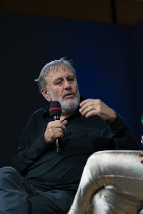 FRANKFURT AM MAIN, Germany - October 18 2023: Slavoj Å½iÅ¾ek auf der 75. Frankfurter Buchmesse FRANKFURT AM MAIN, Germany - October 18 2023: Slavoj Å½iÅ¾ek (*1949, ) auf der Bühne auf der 75. Frankfurter Buchmesse Copyright: xZoonar.com MarkusxWissmannx 20944121