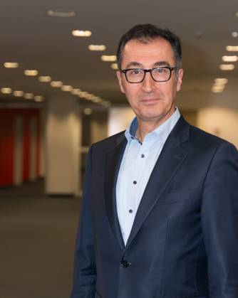 FRANKFURT AM MAIN, Germany - October 21 2023: Cem Özdemir auf der 75. Frankfurter Buchmesse FRANKFURT AM MAIN, Germany - October 21 2023: Cem Özdemir (*1965, German politician) auf der 75. Frankfurter Buchmesse Copyright: xZoonar.com MarkusxWissmannx 20944415
