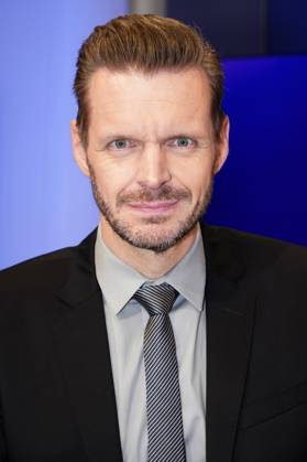 Florian Schroeder on the ARD talk show maischberger in Studio Berlin Adlershof Berlin, 23 04 2024 Foto:xT.xBartillax xFuturexImagex maischberger2304_4422