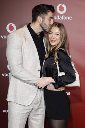 Dennis Gries and Katja Geretschuchin at the Vodafone Night of Entertainment in Paradise Now Düsseldorf, 25 04 2024 Foto:xR.xSchmiegeltx xFuturexImagex vodafone_4505