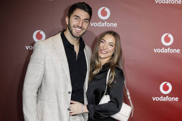 Dennis Gries and Katja Geretschuchin at the Vodafone Night of Entertainment in Paradise Now Düsseldorf, 25 04 2024 Foto:xR.xSchmiegeltx xFuturexImagex vodafone_4506