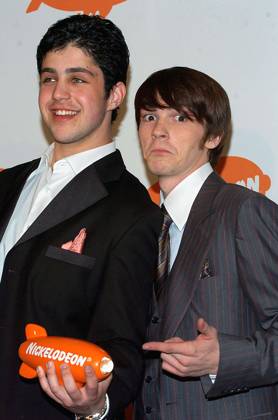 THE PRESS ROOM OF THE 19TH ANNUAL KIDS CHOICE AWARDS JOSH PECK AND DRAKE BELL IIN THE PRESS ROOM OF THE 19TH ANNUAL KIDS CHOICE AWARDS HELD AT UCLA S PAULEY PAVILION. WESTWOOD, CA. 1 APRIL 2006. PICTURES ,  Copyright: xJacquixWongx xAvalonx 0545948768
