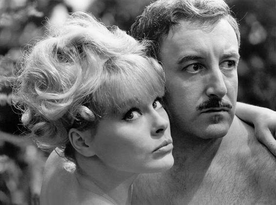 A Shot in the Dark - filmstill Elke Sommer & Peter Sellers in A Shot in the Dark EDITORIAL USE ONLY Copyright: xCAP PLFx