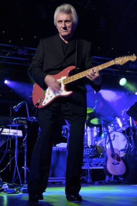 Bruce Welch of The Shadows performing live at the Lakeside complex in Frimley Green, Surrey - 20 September 2008 FAM24161 Copyright: x FAMOUSx 08455039