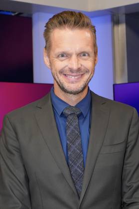 Florian Schroeder on the ARD talk show maischberger in Studio Berlin Adlershof Berlin, 10 09 2024 Foto:xT.xBartillax xFuturexImagex maischberger1009_4909