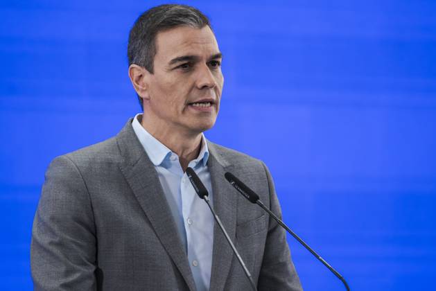 Spanish Prime Minister Pedro Sánchez in Madrid, Spain - 12 Sep 2024 Spanish Prime Minister, Pedro Sanchez presented the new campaign titled Public transport, do you get it? aimed at promoting the use of public transport. The event was also attended by the Minister of Transport and Sustainable Mobility, Oscar Puente. This initiative is part of the government s efforts to encourage more sustainable mobility, reducing the use of private vehicles, thereby lowering emissions and easing traffic congestion in major cities. Madrid Spain Copyright: xGuillermoxGutierrezxCarrascalx xSOPAxImagesx 2024_09_12_PS_Transporte_03