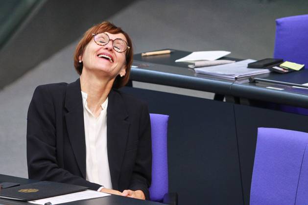 Berlin, Germany, 12 09 2024 German Bundestag 185 Bundestag session Budget week Federal Minister of Education and Research Bettina Stark Watzinger FDP has fun on the government bench Copyright: xdtsxNachrichtenagenturx dts_45928