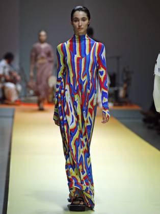 PFW - CFCL Runway A model walks the runway during the CFCL Womenswear Spring-Summer 2025 show as part of Paris Fashion Week on September 23, 2024 in Paris, France. Photo by Alain-Gil Gonzalez ABACAPRESS.COM Paris France  Copyright: xGonzalezxAlain-Gil ABACAx