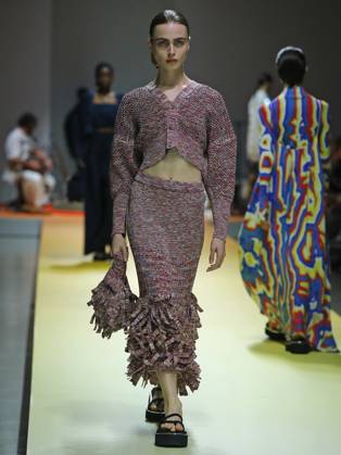 PFW - CFCL Runway A model walks the runway during the CFCL Womenswear Spring-Summer 2025 show as part of Paris Fashion Week on September 23, 2024 in Paris, France. Photo by Alain-Gil Gonzalez ABACAPRESS.COM Paris France  Copyright: xGonzalezxAlain-Gil ABACAx