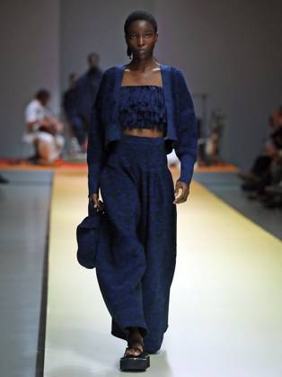 PFW - CFCL Runway A model walks the runway during the CFCL Womenswear Spring-Summer 2025 show as part of Paris Fashion Week on September 23, 2024 in Paris, France. Photo by Alain-Gil Gonzalez ABACAPRESS.COM Paris France  Copyright: xGonzalezxAlain-Gil ABACAx