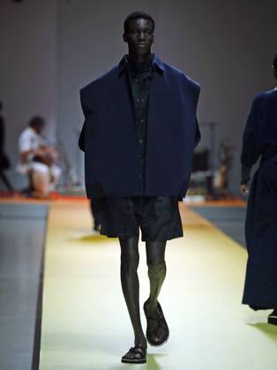 PFW - CFCL Runway A model walks the runway during the CFCL Womenswear Spring-Summer 2025 show as part of Paris Fashion Week on September 23, 2024 in Paris, France. Photo by Alain-Gil Gonzalez ABACAPRESS.COM Paris France  Copyright: xGonzalezxAlain-Gil ABACAx