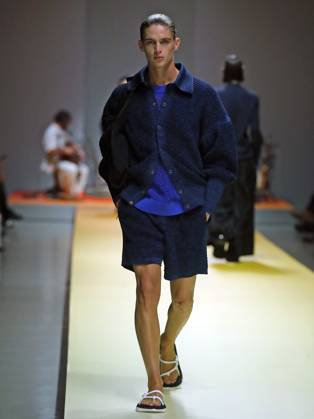 PFW - CFCL Runway A model walks the runway during the CFCL Womenswear Spring-Summer 2025 show as part of Paris Fashion Week on September 23, 2024 in Paris, France. Photo by Alain-Gil Gonzalez ABACAPRESS.COM Paris France  Copyright: xGonzalezxAlain-Gil ABACAx