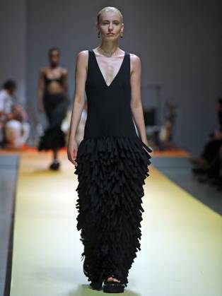 PFW - CFCL Runway A model walks the runway during the CFCL Womenswear Spring-Summer 2025 show as part of Paris Fashion Week on September 23, 2024 in Paris, France. Photo by Alain-Gil Gonzalez ABACAPRESS.COM Paris France  Copyright: xGonzalezxAlain-Gil ABACAx