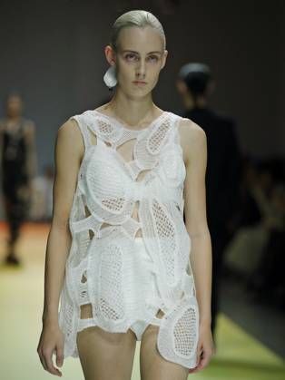 PFW - CFCL Runway A model walks the runway during the CFCL Womenswear Spring-Summer 2025 show as part of Paris Fashion Week on September 23, 2024 in Paris, France. Photo by Alain-Gil Gonzalez ABACAPRESS.COM Paris France  Copyright: xGonzalezxAlain-Gil ABACAx