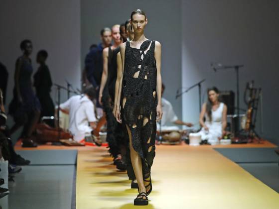 PFW - CFCL Runway A model walks the runway during the CFCL Womenswear Spring-Summer 2025 show as part of Paris Fashion Week on September 23, 2024 in Paris, France. Photo by Alain-Gil Gonzalez ABACAPRESS.COM Paris France  Copyright: xGonzalezxAlain-Gil ABACAx