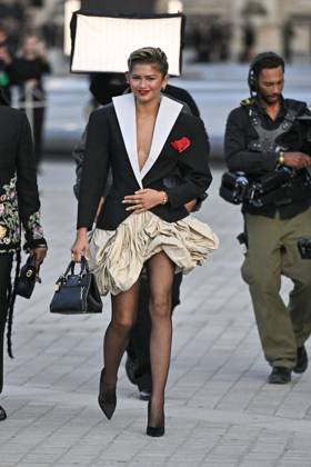 PFW Louis Vuitton Outside Arrivals Zendaya arriving at Louis Vuitton show during Paris Fashion Week in Paris, France on October 1, 2024. Photo by Julien Reynaud APS-Medias ABACAPRESS.COM Paris France  Copyright: xReynaudxJulien APS-Medias ABACAx