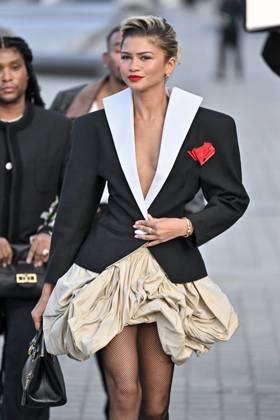 PFW Louis Vuitton Outside Arrivals Zendaya arriving at Louis Vuitton show during Paris Fashion Week in Paris, France on October 1, 2024. Photo by Julien Reynaud APS-Medias ABACAPRESS.COM Paris France  Copyright: xReynaudxJulien APS-Medias ABACAx