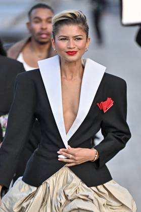 PFW Louis Vuitton Outside Arrivals Zendaya arriving at Louis Vuitton show during Paris Fashion Week in Paris, France on October 1, 2024. Photo by Julien Reynaud APS-Medias ABACAPRESS.COM Paris France  Copyright: xReynaudxJulien APS-Medias ABACAx