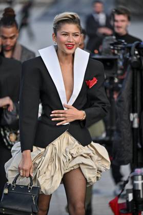 PFW Louis Vuitton Outside Arrivals Zendaya arriving at Louis Vuitton show during Paris Fashion Week in Paris, France on October 1, 2024. Photo by Julien Reynaud APS-Medias ABACAPRESS.COM Paris France  Copyright: xReynaudxJulien APS-Medias ABACAx