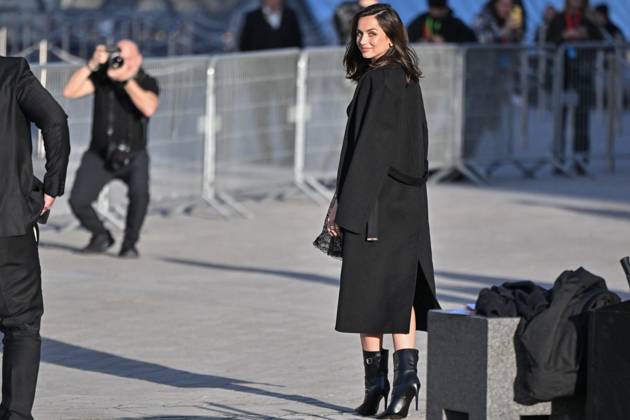 PFW Louis Vuitton Outside Arrivals Ana de Armas arriving at Louis Vuitton show during Paris Fashion Week in Paris, France on October 1, 2024. Photo by Julien Reynaud APS-Medias ABACAPRESS.COM Paris France  Copyright: xReynaudxJulien APS-Medias ABACAx