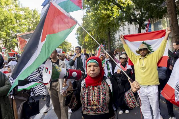 Paris, France October 5, 2024 - Demonstration organized by the Association France Palestine SolidaritÃ (AFPS) to denounce Israel s war in Gaza and Lebanon. Pro-Palestinian demonstrators are participating in national marches across EMEA to mark the start of Israel s war in Gaza after the Hamas attacks of October 7th 2023. They are calling for a ceasefire in the Middle East and an end to the supply of arms to Israel GUERRE, MANIFESTATION PRO PALESTINIENNE, GAZA, PROCHE ORIENT, MOYEN ORIENT, MIDDLE EAST, LIBAN, CONFLIT, GEOPOLITIQUE, ISRAEL, MANIFESTANTS, ARABES, POLITIQUE, GOUVERNEMENT, DIASPORA, MOUVEMENT DE RESISTANCE, TERRITOIRES PALESTINIENS OCCUPES  Copyright: xVincentxIsorex