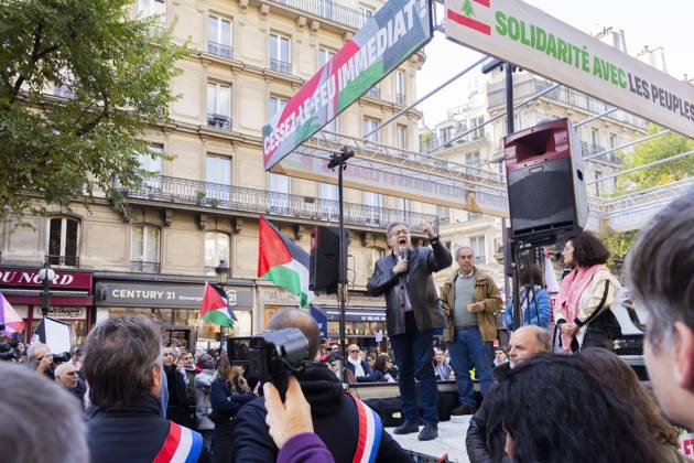 Paris, France October 5, 2024 - Demonstration organized by the Association France Palestine SolidaritÃ (AFPS) to denounce Israel s war in Gaza and Lebanon. Pro-Palestinian demonstrators are participating in national marches across EMEA to mark the start of Israel s war in Gaza after the Hamas attacks of October 7th 2023. They are calling for a ceasefire in the Middle East and an end to the supply of arms to Israel - Jean-Luc Melenchon GUERRE, MANIFESTATION PRO PALESTINIENNE, GAZA, PROCHE ORIENT, MOYEN ORIENT, MIDDLE EAST, LIBAN, CONFLIT, GEOPOLITIQUE, ISRAEL, MANIFESTANTS, ARABES, POLITIQUE, GOUVERNEMENT, DIASPORA, MOUVEMENT DE RESISTANCE, TERRITOIRES PALESTINIENS OCCUPES  Copyright: xVincentxIsorex