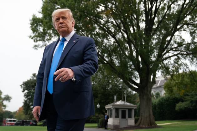 President Donald Trump Speaks to Members of the Media United States President Donald J. Trump speaks to members of the media on the South Lawn of the White House before boarding Marine One in Washington, D.C., U.S., on Thursday, September 24, 2020. Photographer: Erin Scott Bloomberg Credit: Erin Scott Pool via CNP AdMedia Washington District of Columbia United States of America EDITORIAL USE ONLY Copyright: xx 09242020-ES-Trump-419 CNP AdMediax admphotostwo720066