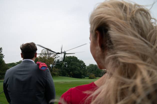 President Donald Trump Speaks to Members of the Media Visitors watch as Marine One, carrying U.S. President Donald Trump, departs the South Lawn of the White House in Washington, D.C., U.S., on Thursday, September 24, 2020. Credit: Erin Scott Pool via CNP AdMedia Washington District of Columbia United States of America EDITORIAL USE ONLY Copyright: xx 09242020-ES-Trump-429 CNP AdMediax admphotostwo720411