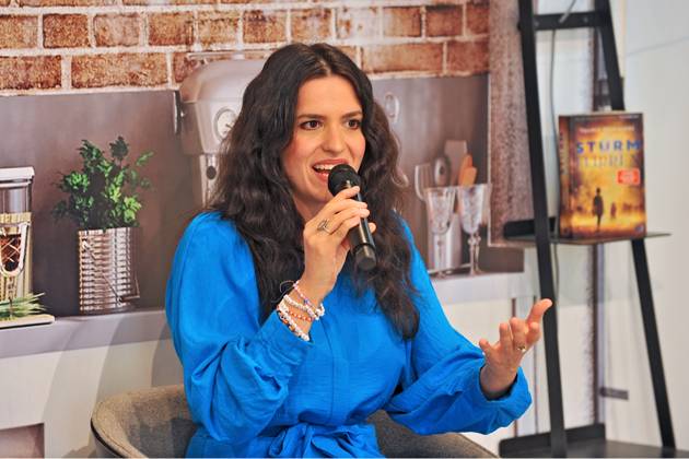 Frankfurt Book Fair 2024 Author Yasmin Shakarami on 20 10 2024 at the Frankfurt Book Fair 20241020MWI011712