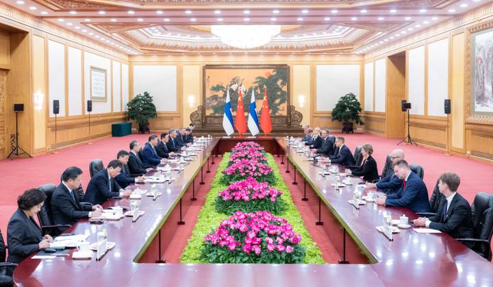 (241029) -- BEIJING, Oct. 29, 2024 -- Chinese President Xi Jinping holds talks with Finnish President Alexander Stubb, who is on a state visit to China, at the Great Hall of the People in Beijing, capital of China, Oct. 29, 2024. ) CHINA-BEIJING-XI JINPING-FINNISH PRESIDENT-TALKS (CN) ZhaixJianlan