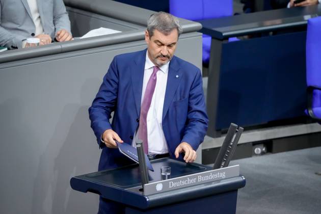 German Bundestag, 199 plenary session Markus Soeder CSU on his way to the lectern for his speech on the government statement on the current situation of the Federal Chancellor at the 199 session of the German Bundestag in Berlin, 13 11 2024 Berlin Berlin Germany