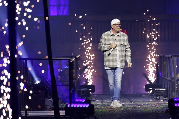 Pop singer DJ Ötzi at the party hit event Mountain Mania, the biggest apres ski party since the invention of winter in the Lanxess Arena Cologne, 08 11 2024 NRW Germany Copyright: xChristophxHardtx