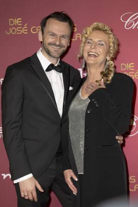 Victoria Herrmann with husband David Böthig at the 30 Josà Carreras Gala 2024 at Media City Leipzig Leipzig, 12 12 2024 Foto:xM.xKremerx xFuturexImagex carreras_4205