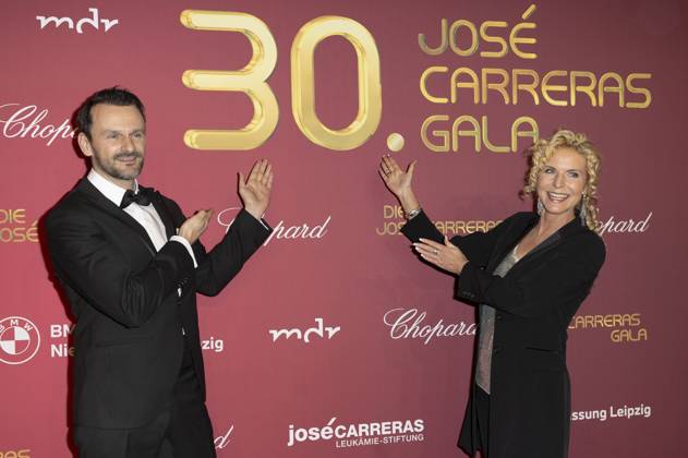 Victoria Herrmann with husband David Böthig at the 30 Josà Carreras Gala 2024 at Media City Leipzig Leipzig, 12 12 2024 Foto:xM.xKremerx xFuturexImagex carreras_4208