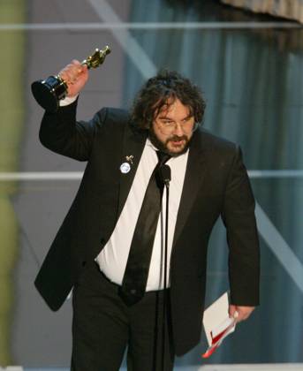 -- NO MAGS, NO SALES -- KRT ENTERTAINMENT STORY SLUGGED: OSCARS KRT PHOTOGRAPH BY PAUL E. RODRIGUEZ ORANGE COUNTY REGISTER (L.A. TIMES OUT) (March 1) Director Peter Jackson is shown after Lord of the Rings: Return of the King won best picture during the 76th Academy Awards at the Kodak Theater in Los Angeles, California, on Sunday, February 29, 2004. (nk) 2004 LOS ANGELES CA USA EDITORIAL USE ONLY Copyright: xx 1002552 PAULxE.xRODRIGUEZx krtphotoslive121239